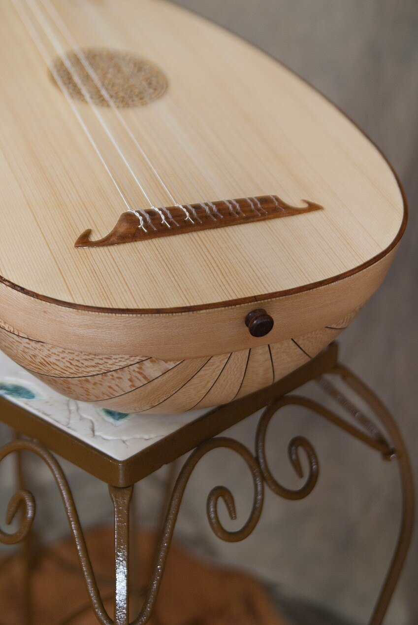 Roosebeck 7-Course Descant Lute