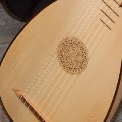 Roosebeck 7-Course Descant Lute