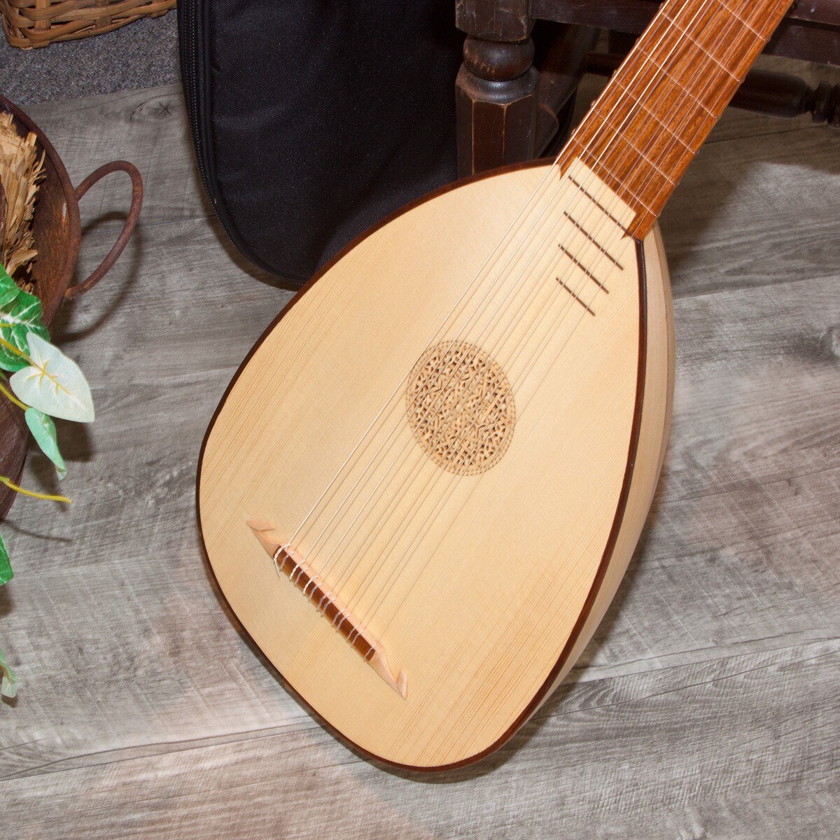 Roosebeck 7-Course Descant Lute